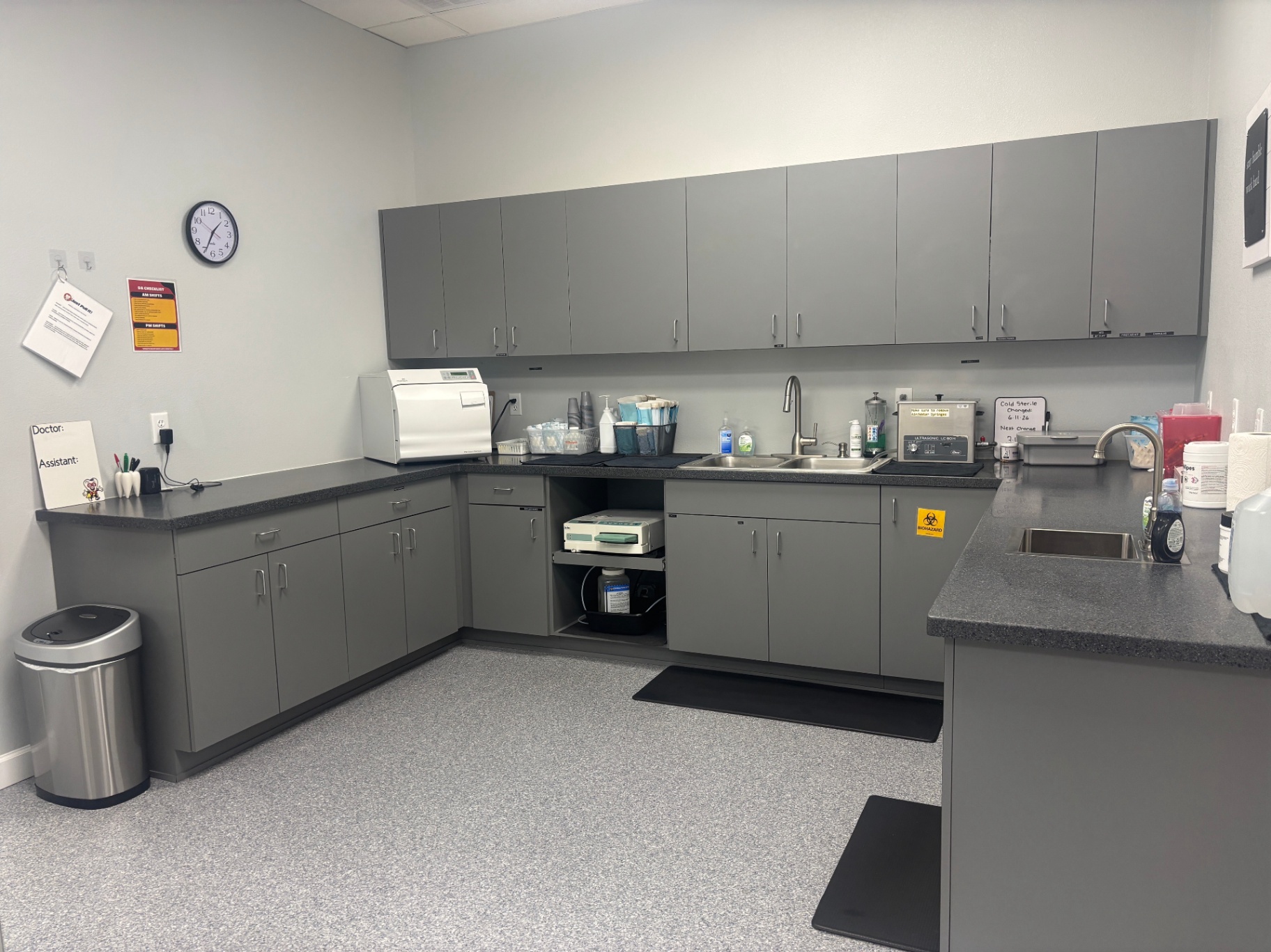 Sterilization area at the Lutz office