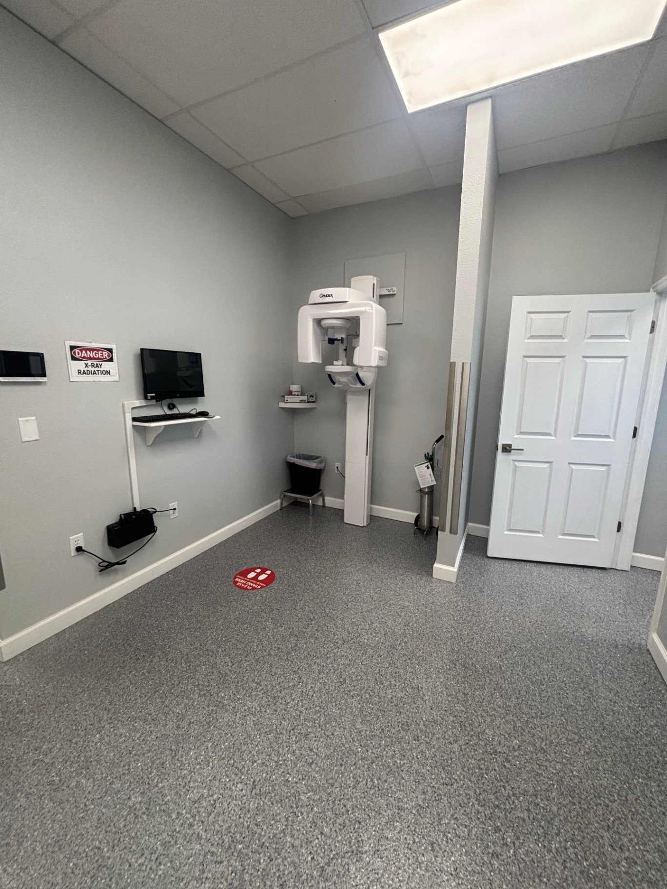 Panoramic x-ray room at the Lutz office